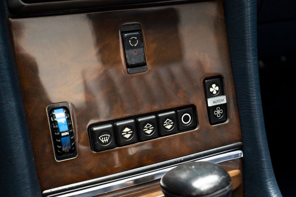 Used 1988 Mercedes-Benz 560 SL image 29