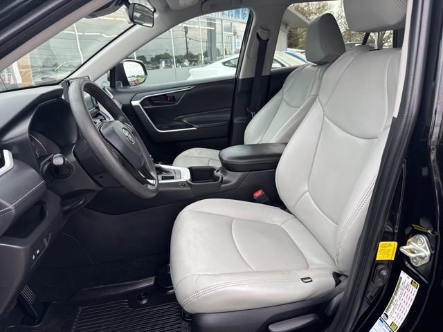 Used 2022 Toyota RAV4 LE image 21