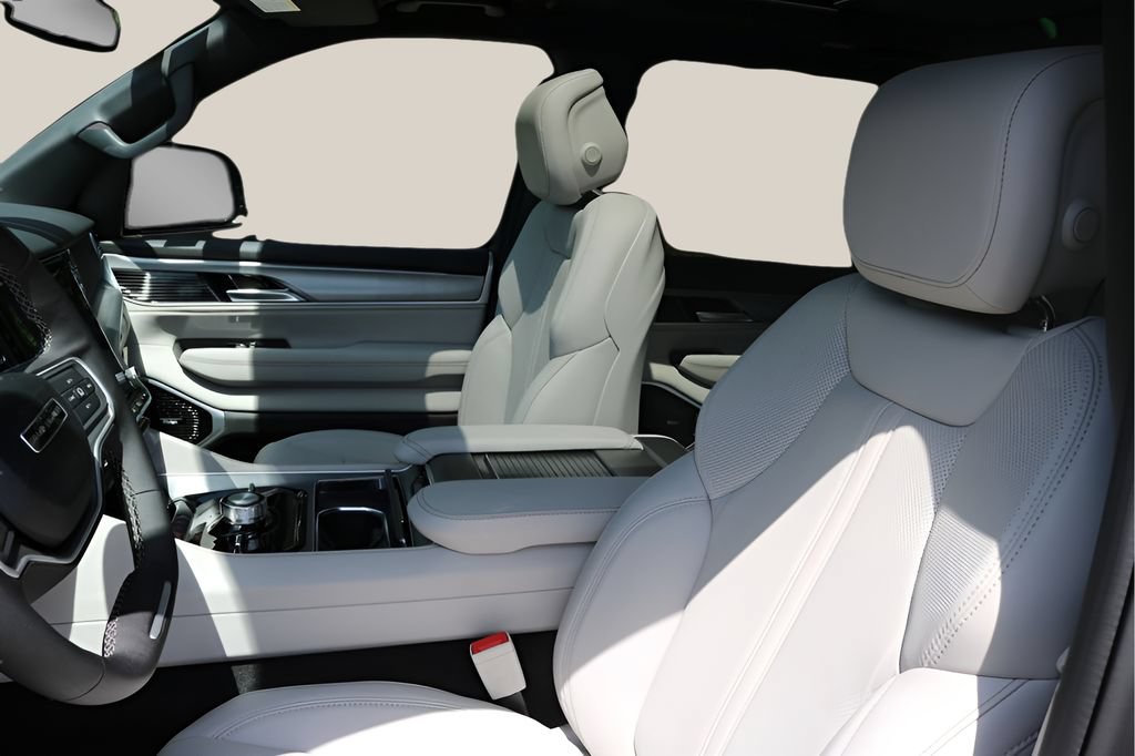 New 2026 Jeep Grand Wagoneer Limited AWD/4WD image 12
