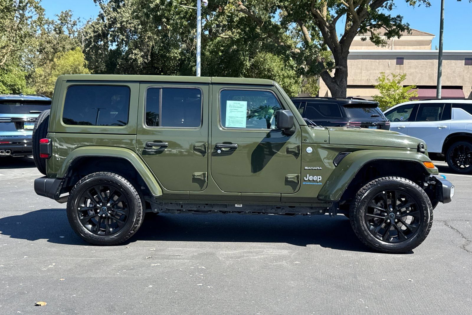 Used 2024 Jeep Wrangler Unlimited Sahara AWD/4WD image 2