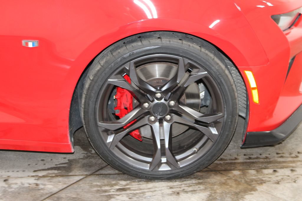 Used 2018 Chevrolet Camaro SS RWD image 50