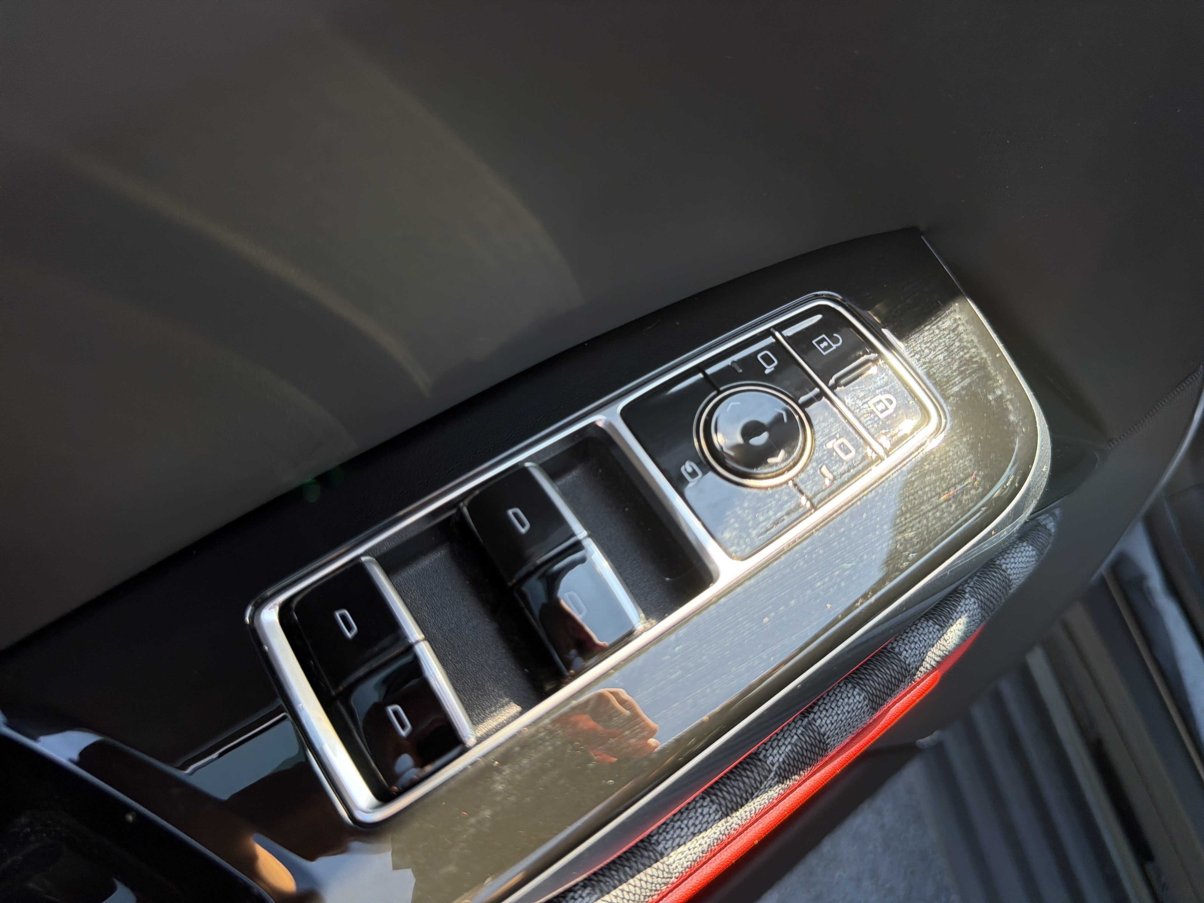 Used 2026 Cadillac Escalade Platinum Sport w/ LPO, ONYX Package AWD/4WD image 28