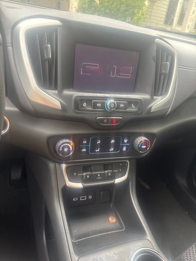 Used 2023 GMC Terrain SLE FWD image 21