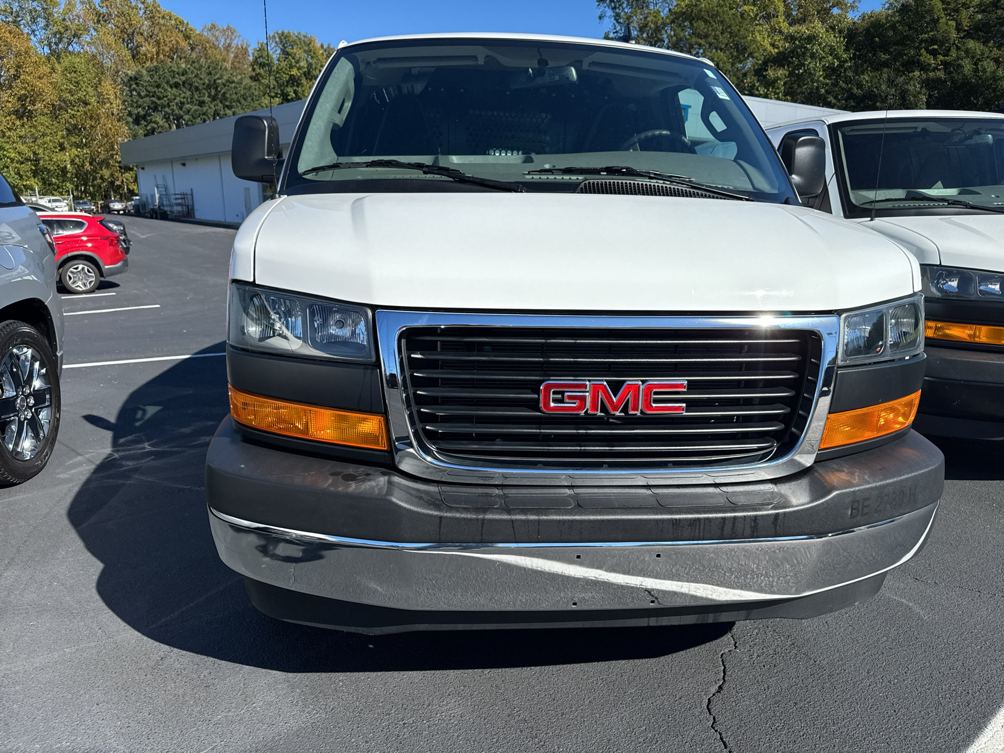 Used 2025 GMC Savana 2500 w/ Driver Convenience Package RWD image 2