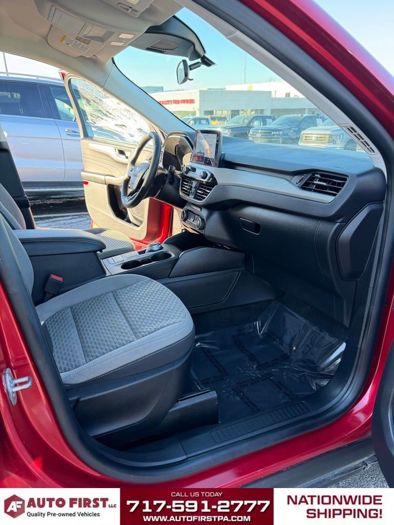 Used 2022 Ford Escape SE w/ Convenience Package image 16