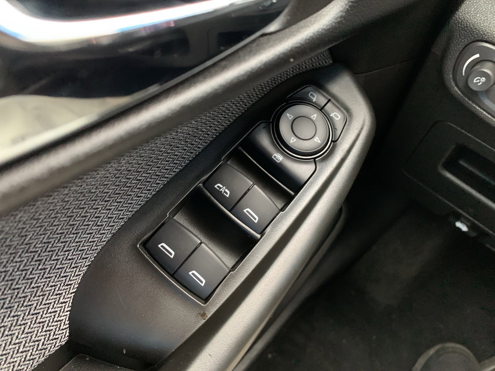 Used 2025 Chevrolet TrailBlazer LT w/ Convenience Package image 34