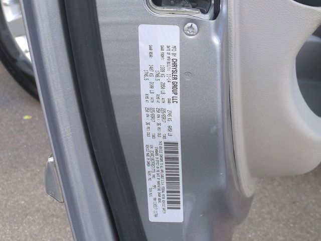 Used 2015 Chrysler Town & Country Touring w/ Driver Convenience Group image 26