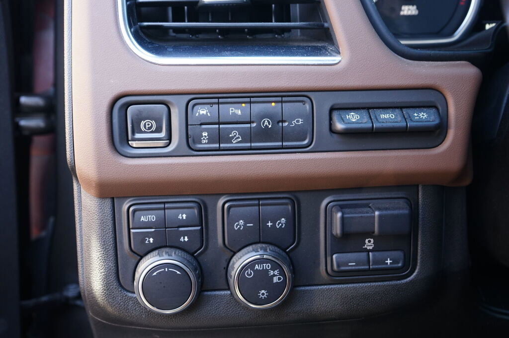 Used 2021 Chevrolet Tahoe High Country w/ Premium Package image 11