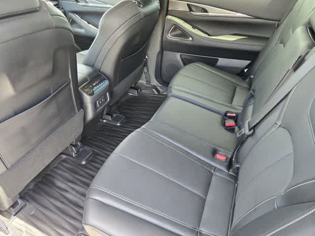 Certified 2027 INFINITI QX60 Luxe w/ Cargo Package FWD image 11