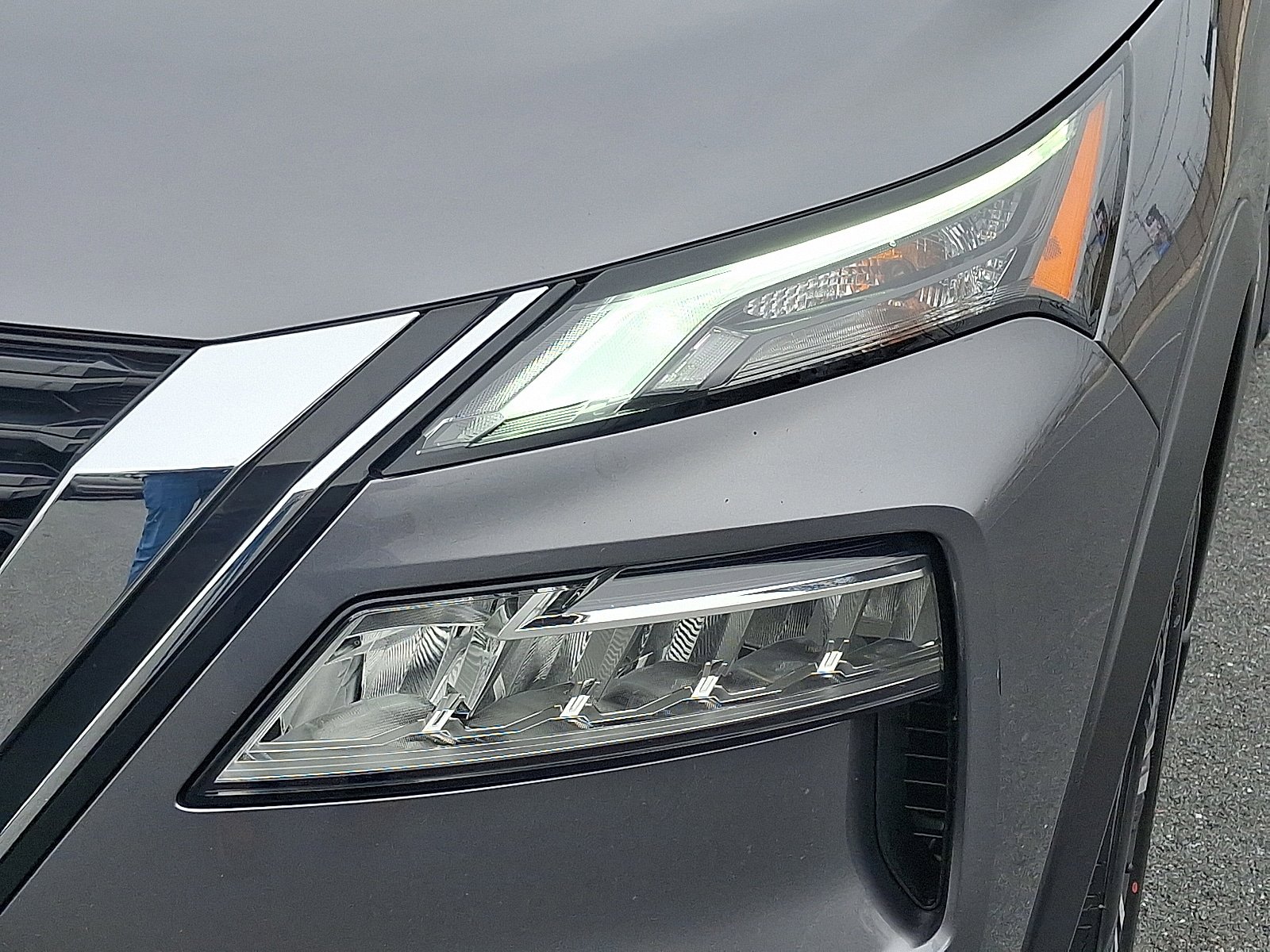 Used 2023 Nissan Rogue SV AWD/4WD image 10