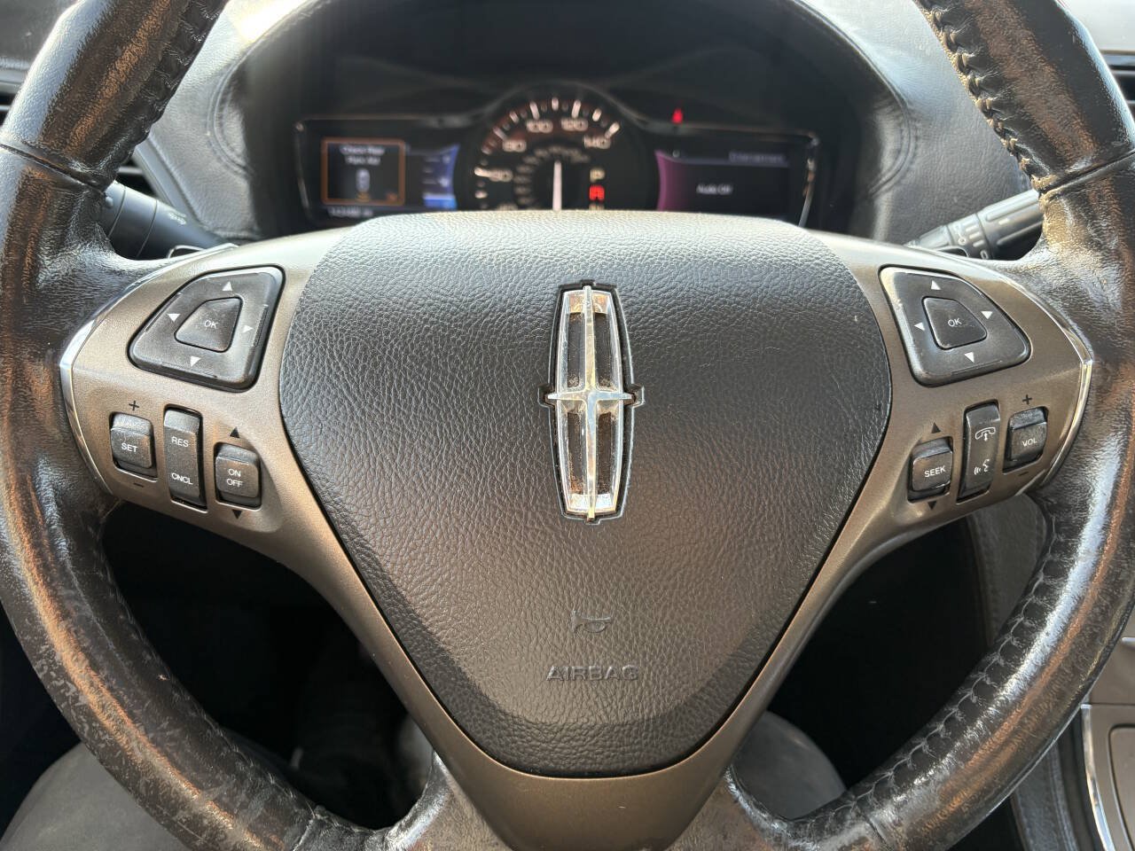 Used 2014 Lincoln MKX AWD w/ Equipment Group 102A image 31