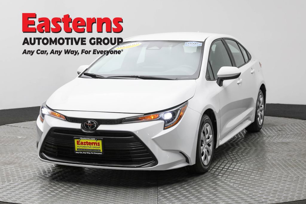Used 2024 Toyota Corolla LE image 1