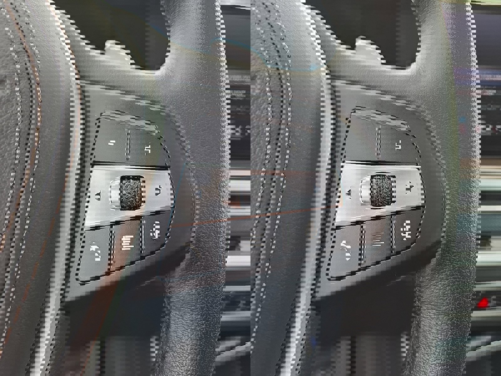 Used 2025 BMW X5 xDrive50e image 23