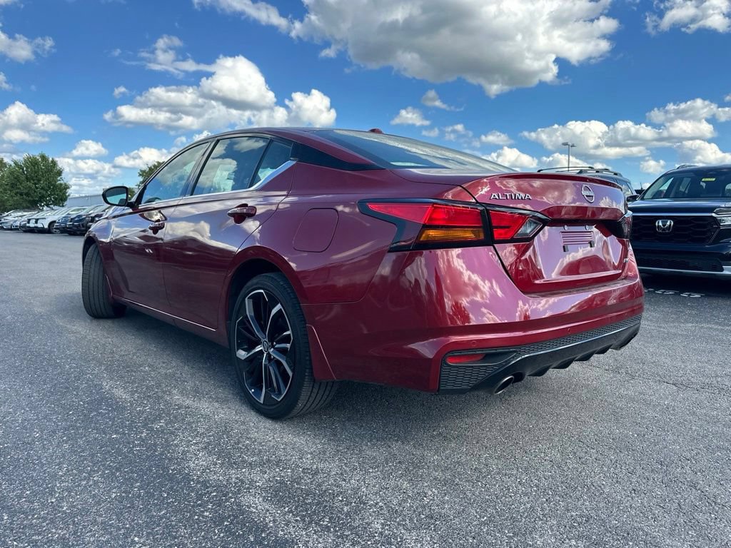 Used 2025 Nissan Altima 2.5 SR AWD/4WD image 8