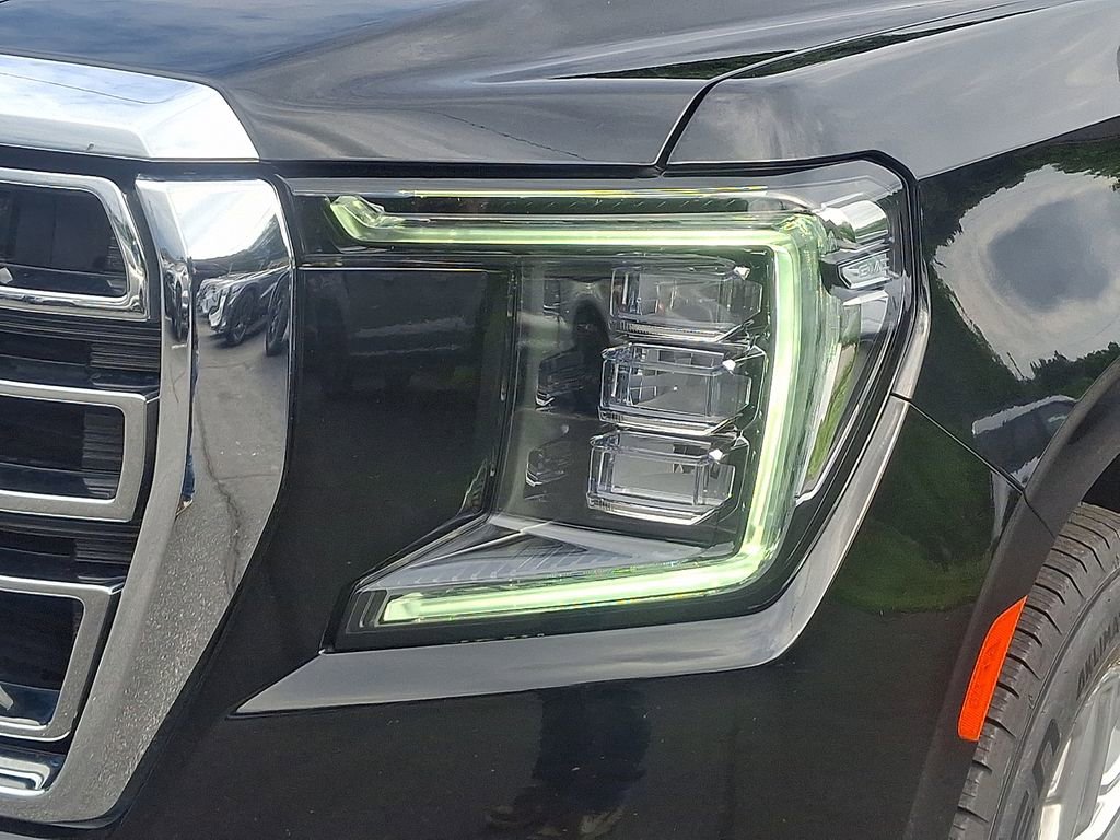 Used 2024 GMC Yukon XL SLT AWD/4WD image 9
