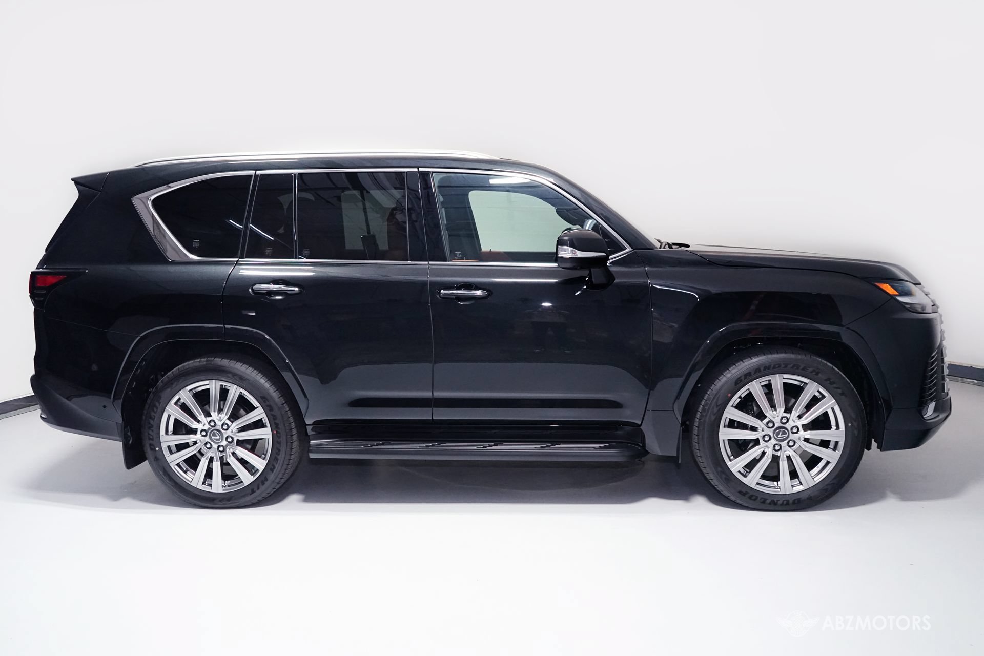 Used 2026 Lexus LX 700h Ultra Luxury w/ Accessory Package (Z1) AWD/4WD image 3