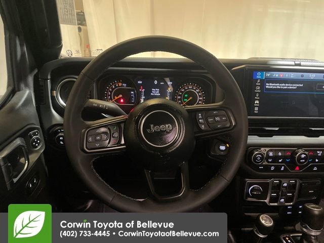 Used 2025 Jeep Gladiator Sport image 14