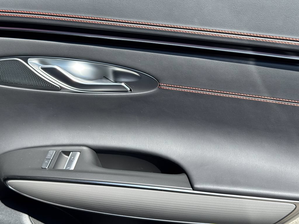 New 2027 Genesis GV70 2.5T Sport Prestige AWD/4WD image 16