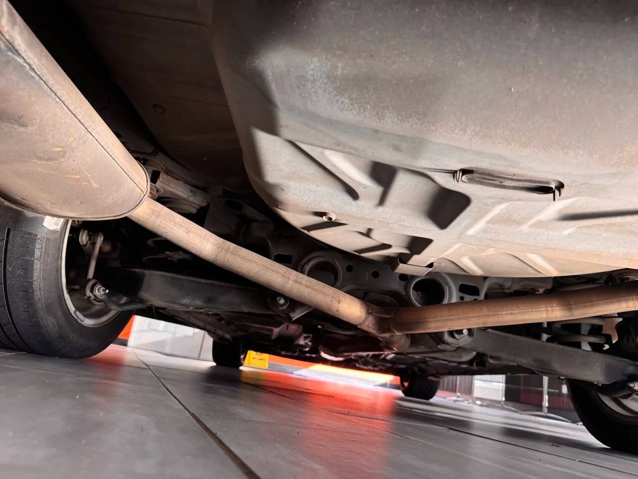Used 2014 Ford Taurus SEL w/ Equipment Group 201A FWD image 24