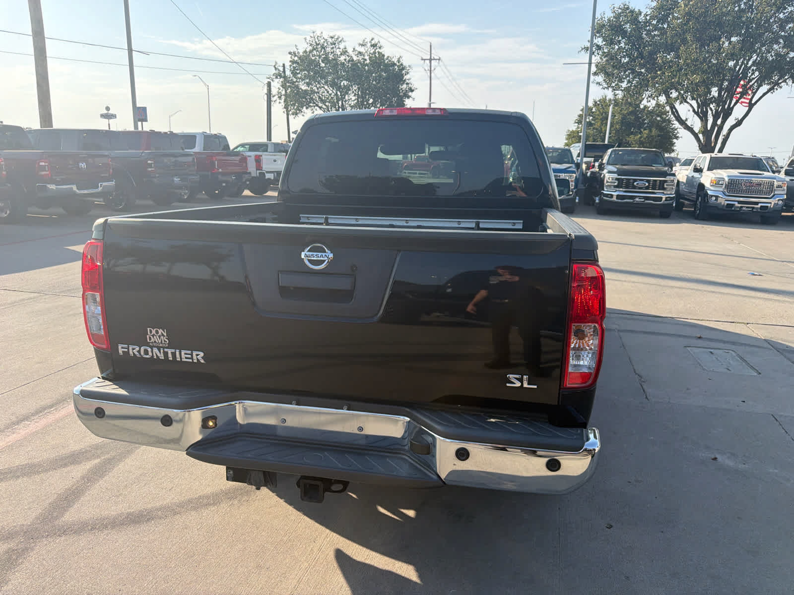 Used 2013 Nissan Frontier SL RWD image 4