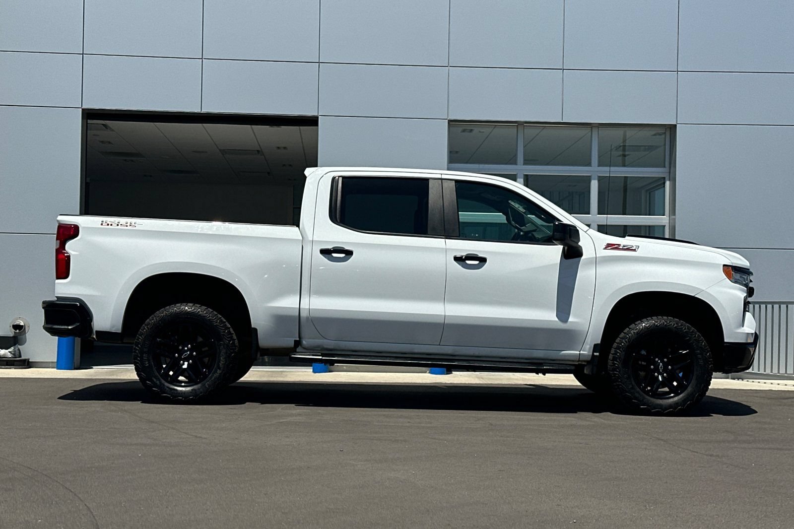 Used 2024 Chevrolet Silverado 1500 LT Trail Boss w/ Protection Package AWD/4WD image 3