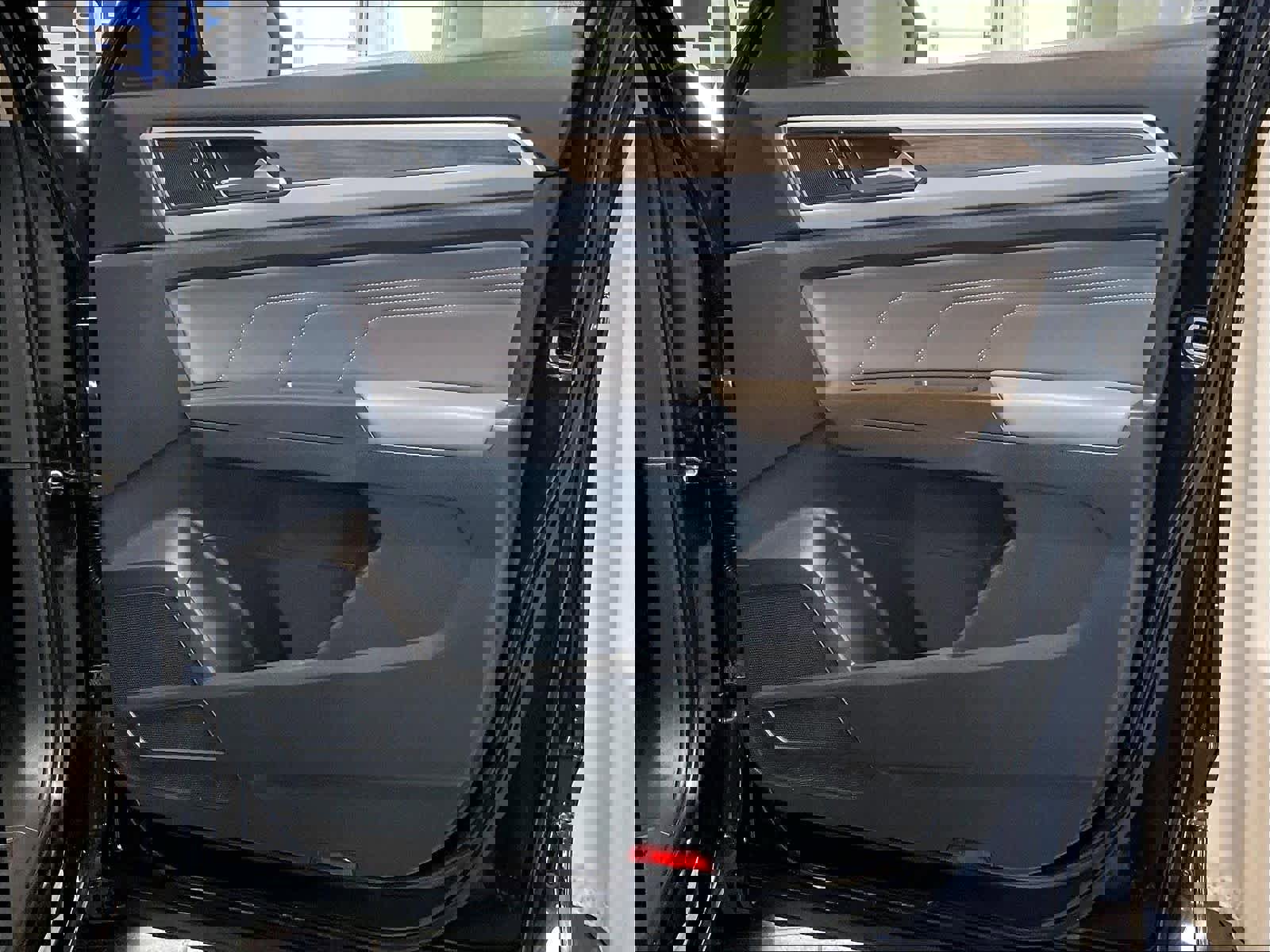 Used 2023 Volkswagen Atlas SEL image 12