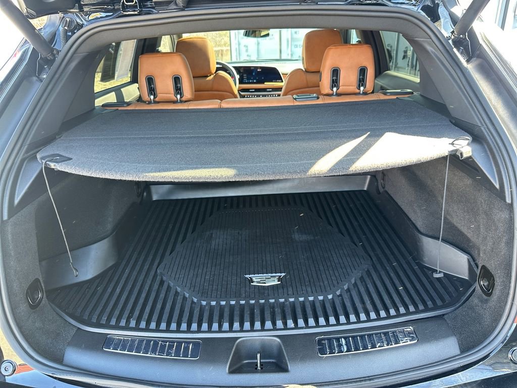 Used 2025 Cadillac XT4 Sport image 29
