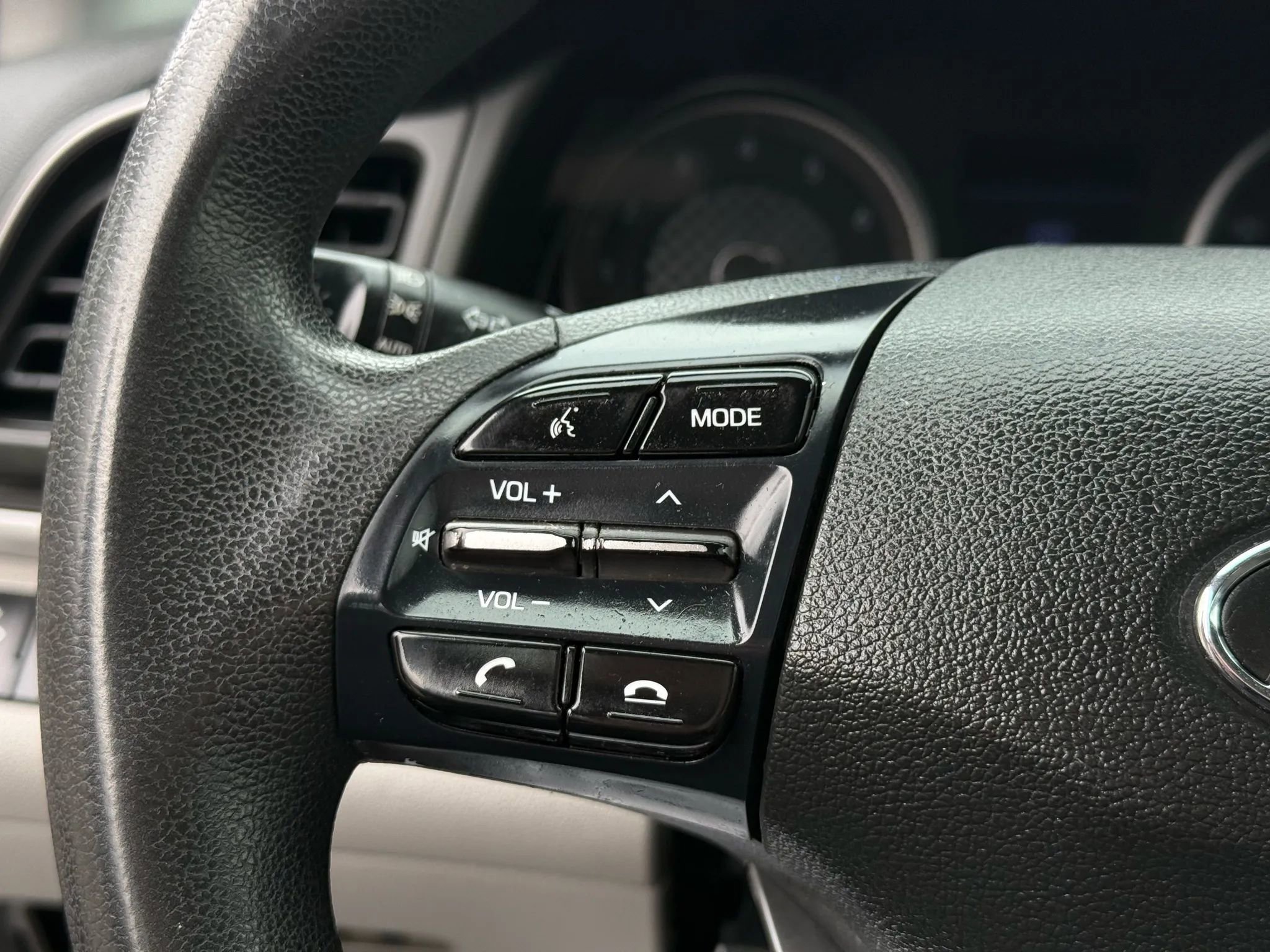 Used 2020 Hyundai Elantra SEL image 34