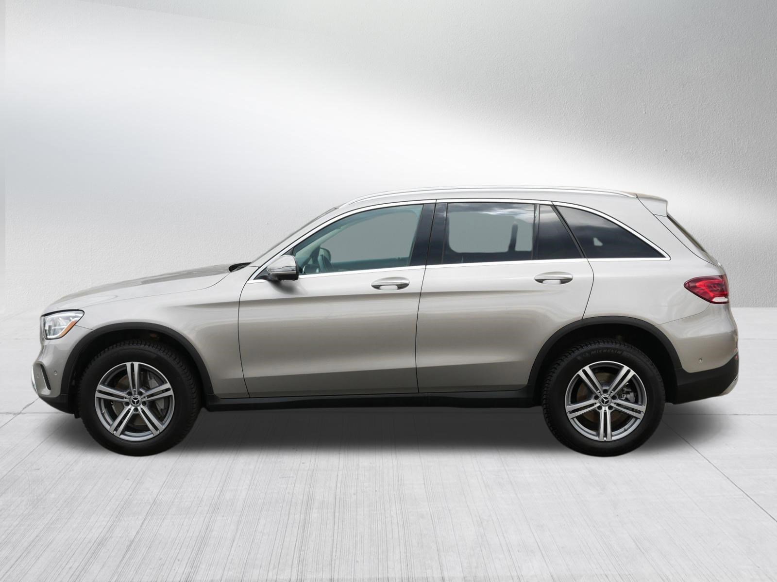 Used 2022 Mercedes-Benz GLC 300 4MATIC image 4