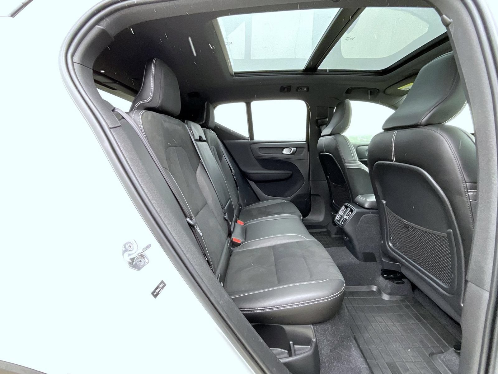Used 2020 Volvo XC40 T5 R-Design AWD/4WD image 19