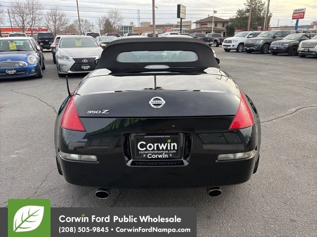 Used 2005 Nissan 350Z Touring image 6