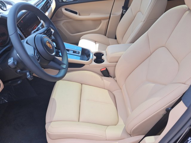New 2026 Porsche Macan image 22