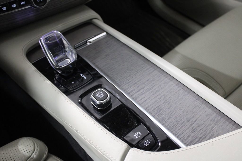 Used 2024 Volvo XC90 B6 Ultimate w/ Lounge Package image 29