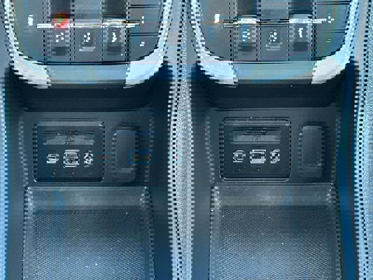 Used 2024 GMC Terrain SLT image 23