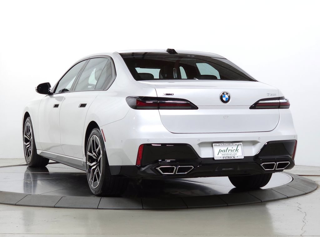 Used 2024 BMW 760i xDrive w/ Premium Package 2 AWD/4WD image 5