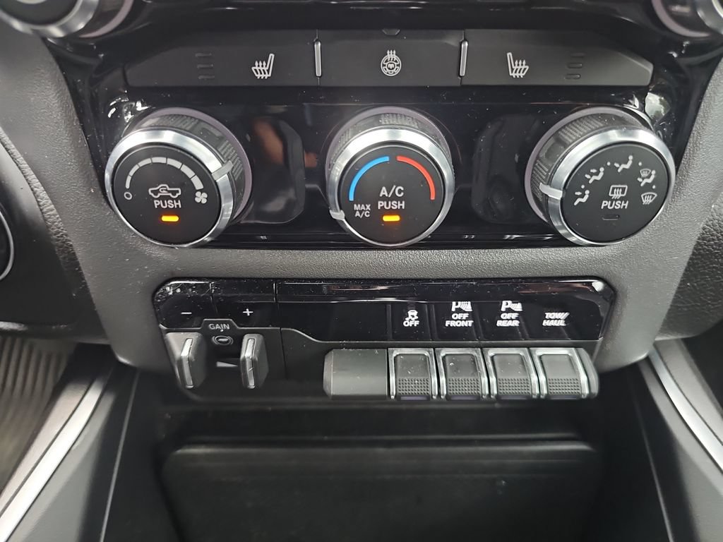 Used 2025 RAM 1500 Big Horn RWD image 16