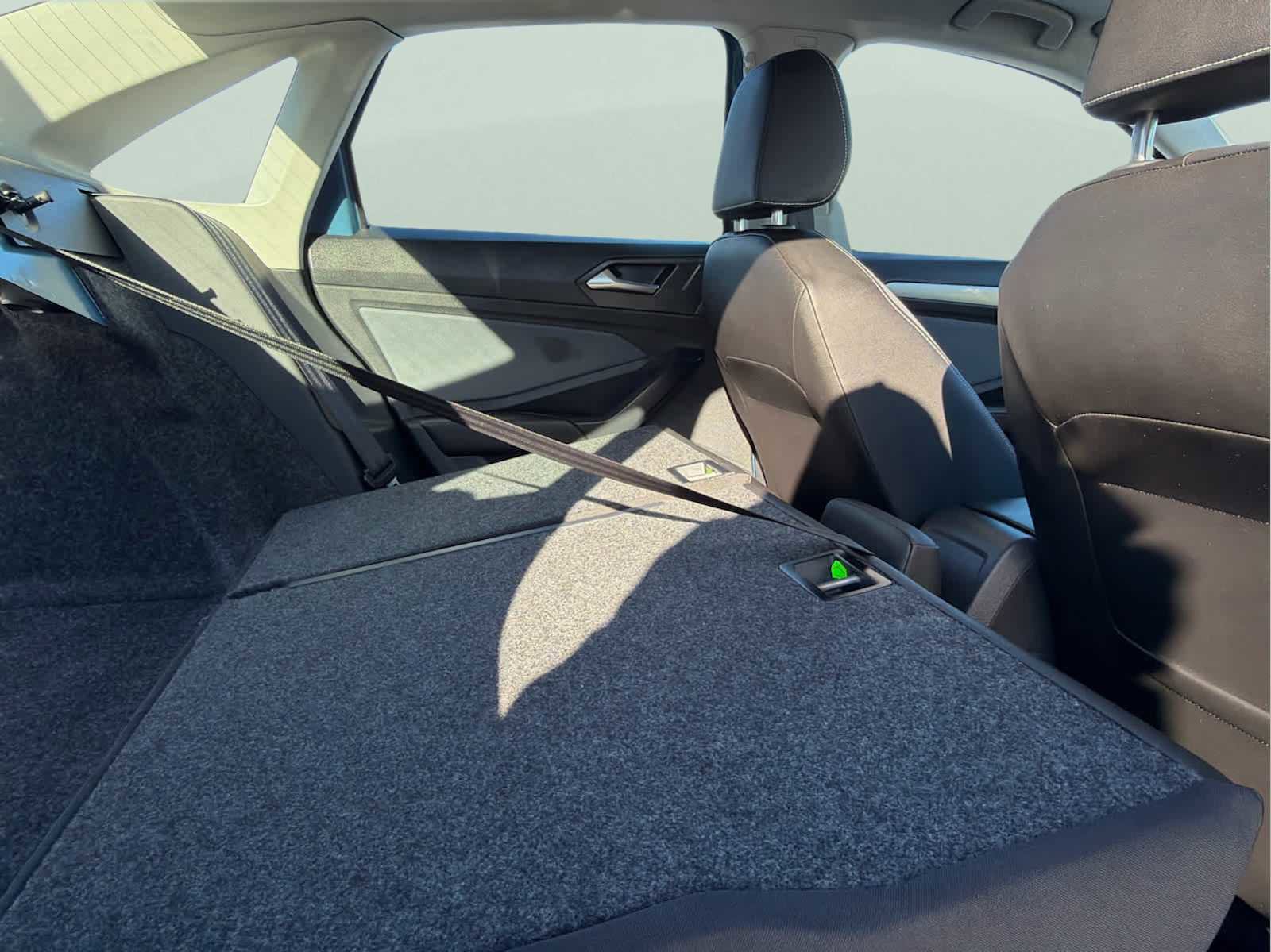 Certified 2025 Volkswagen Jetta SE image 44