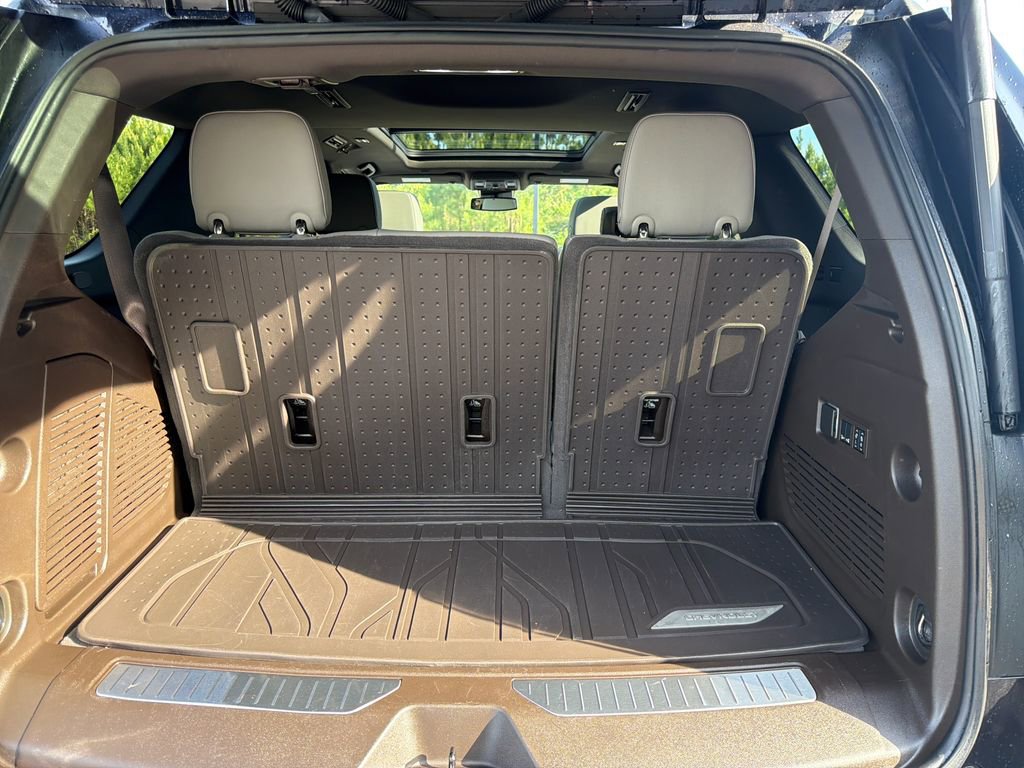 Used 2024 Chevrolet Tahoe Z71 w/ Luxury Package image 51