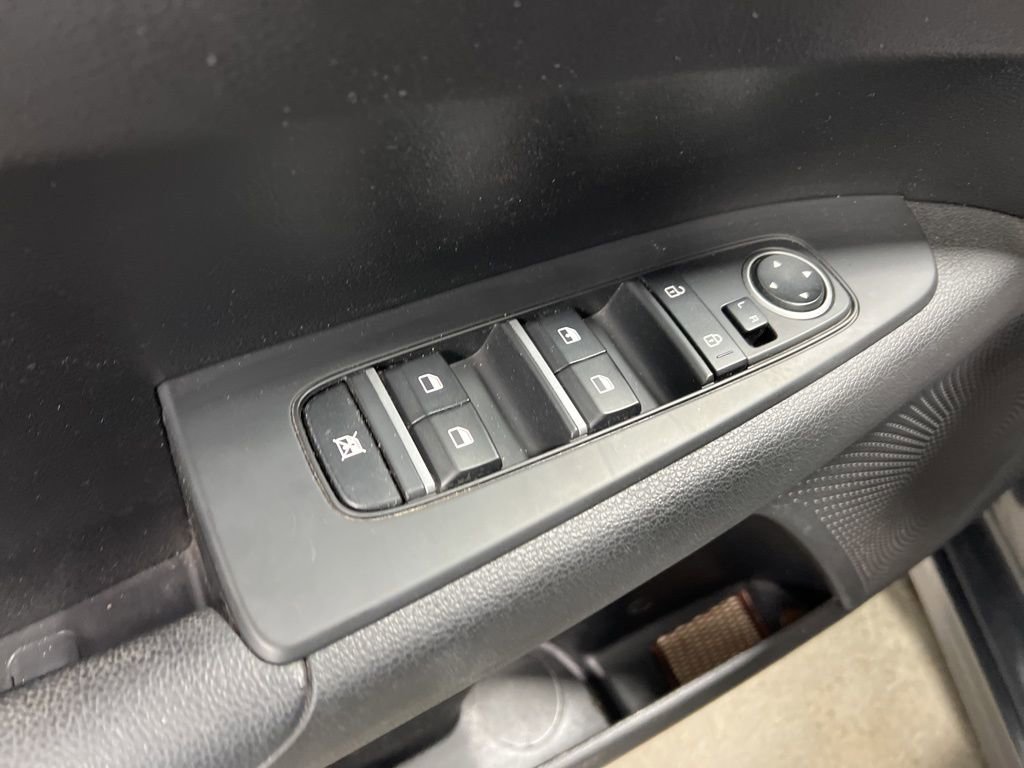 Used 2023 Kia Forte LXS image 19