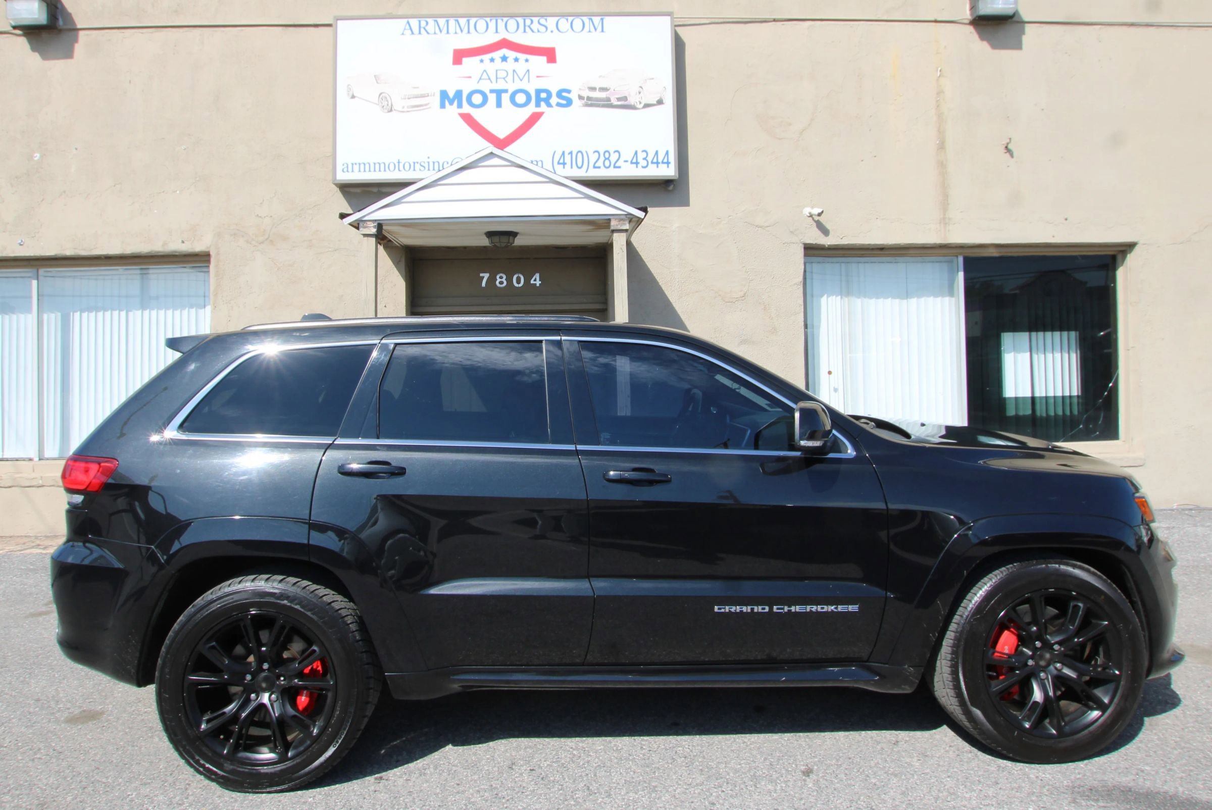 Used 2015 Jeep Grand Cherokee SRT w/ Luxury Group II AWD/4WD image 4
