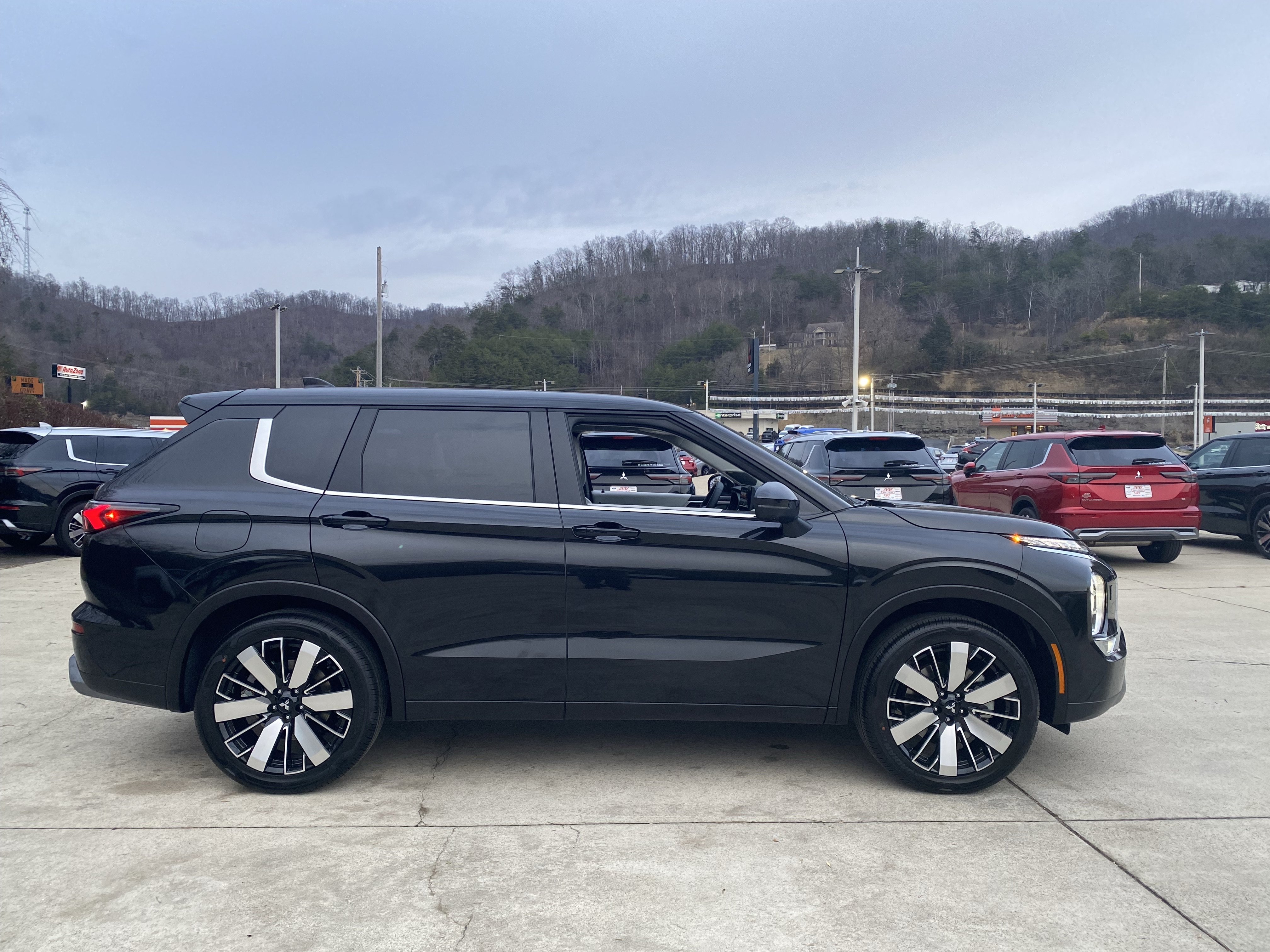 New 2026 Mitsubishi Outlander SE AWD/4WD image 38