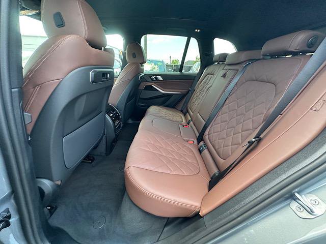 New 2026 BMW X5 xDrive40i w/ Premium Package AWD/4WD image 5
