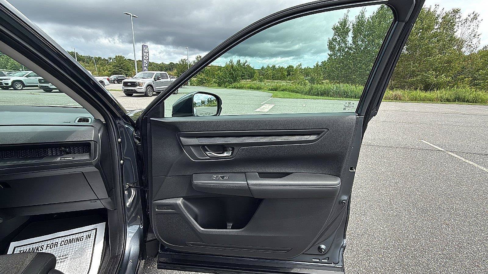 Used 2025 Honda CR-V EX image 15