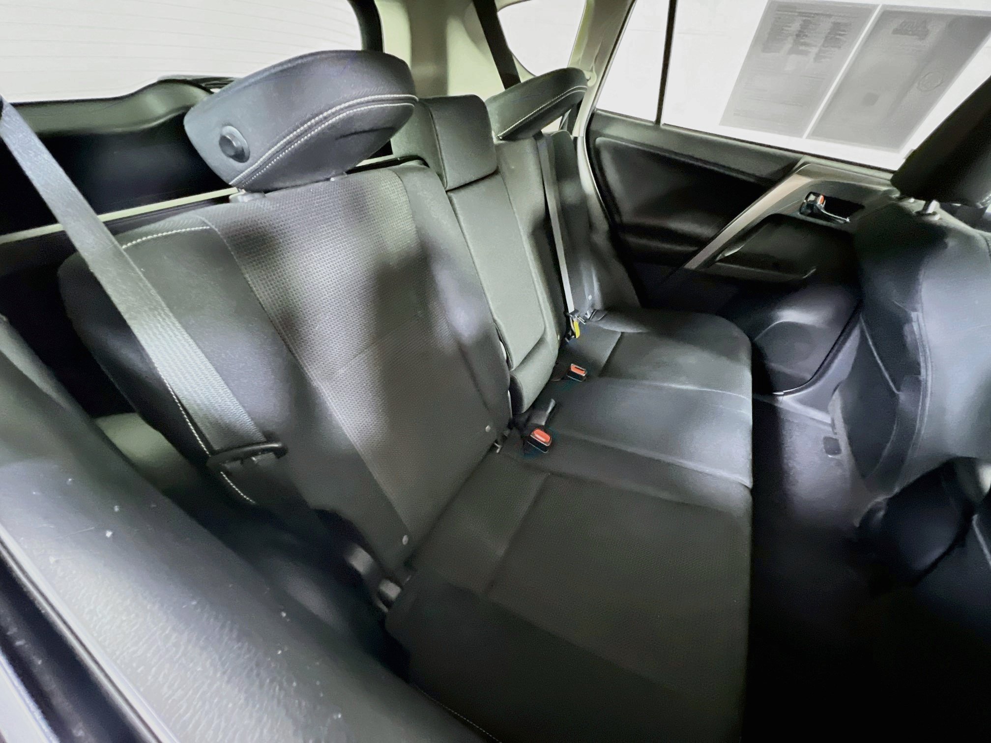 Used 2018 Toyota RAV4 XLE AWD/4WD image 25