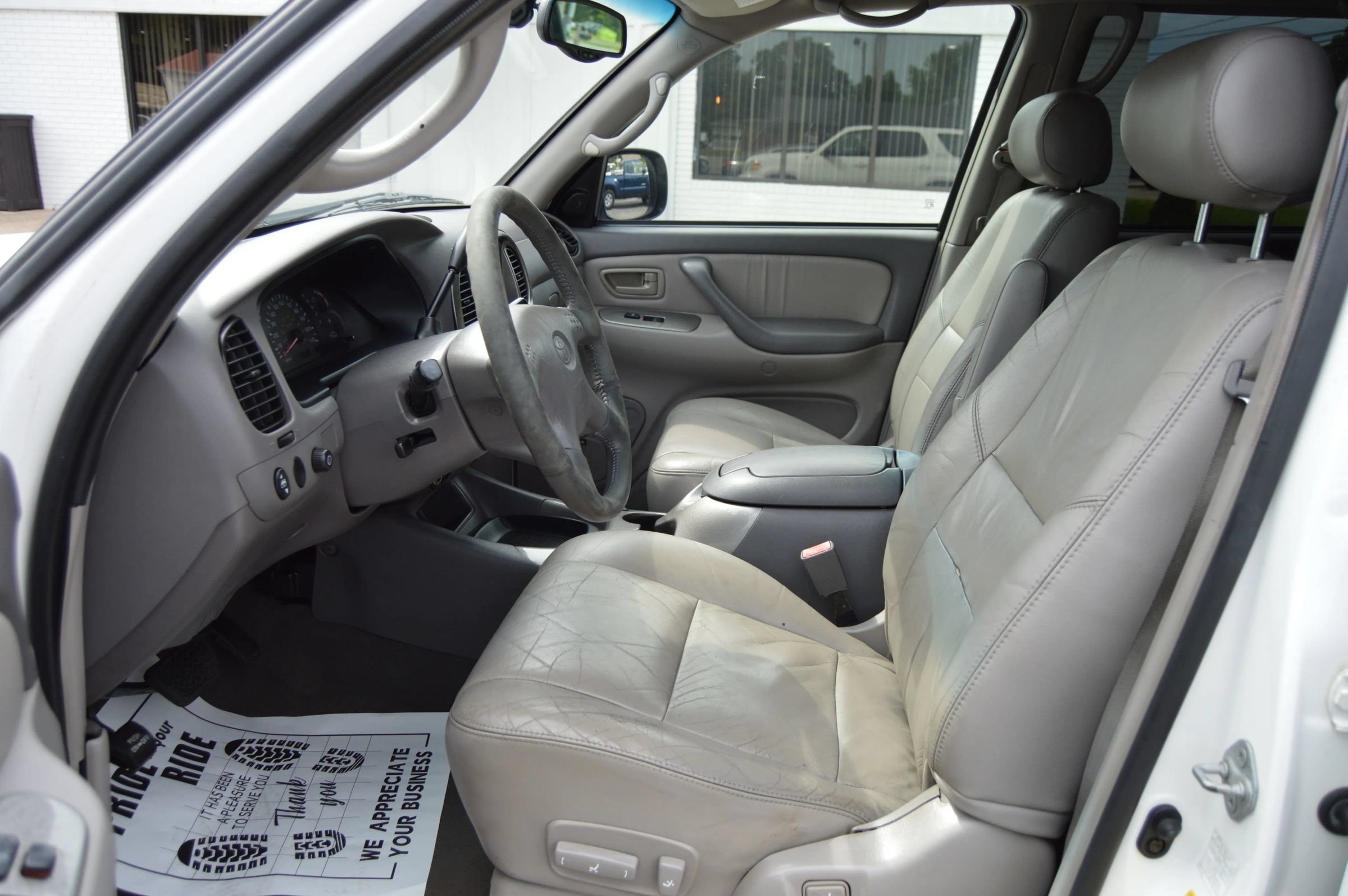 Used 2002 Toyota Sequoia Limited RWD image 10
