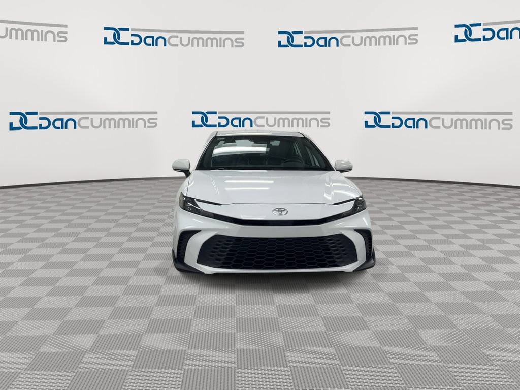Used 2025 Toyota Camry SE FWD image 3