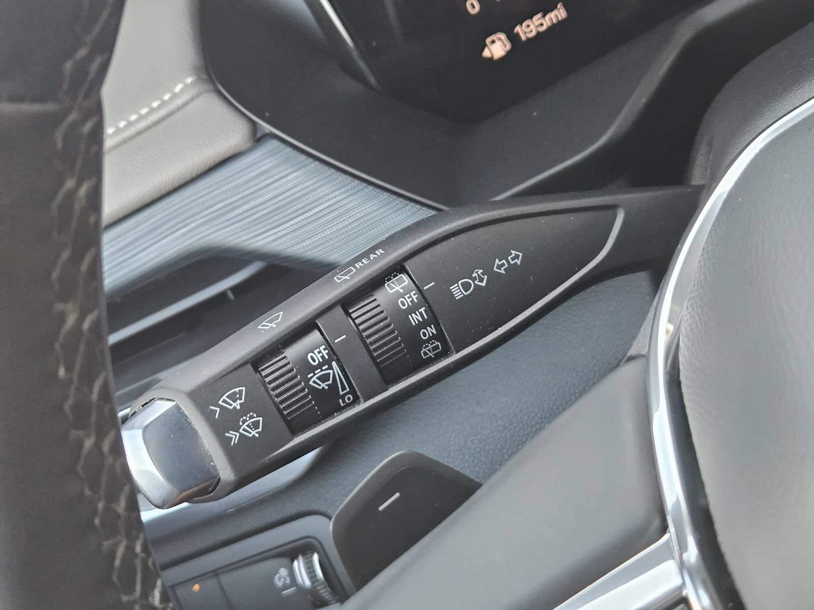 Certified 2026 GMC Acadia Elevation w/ Elevation Premium Package FWD image 26