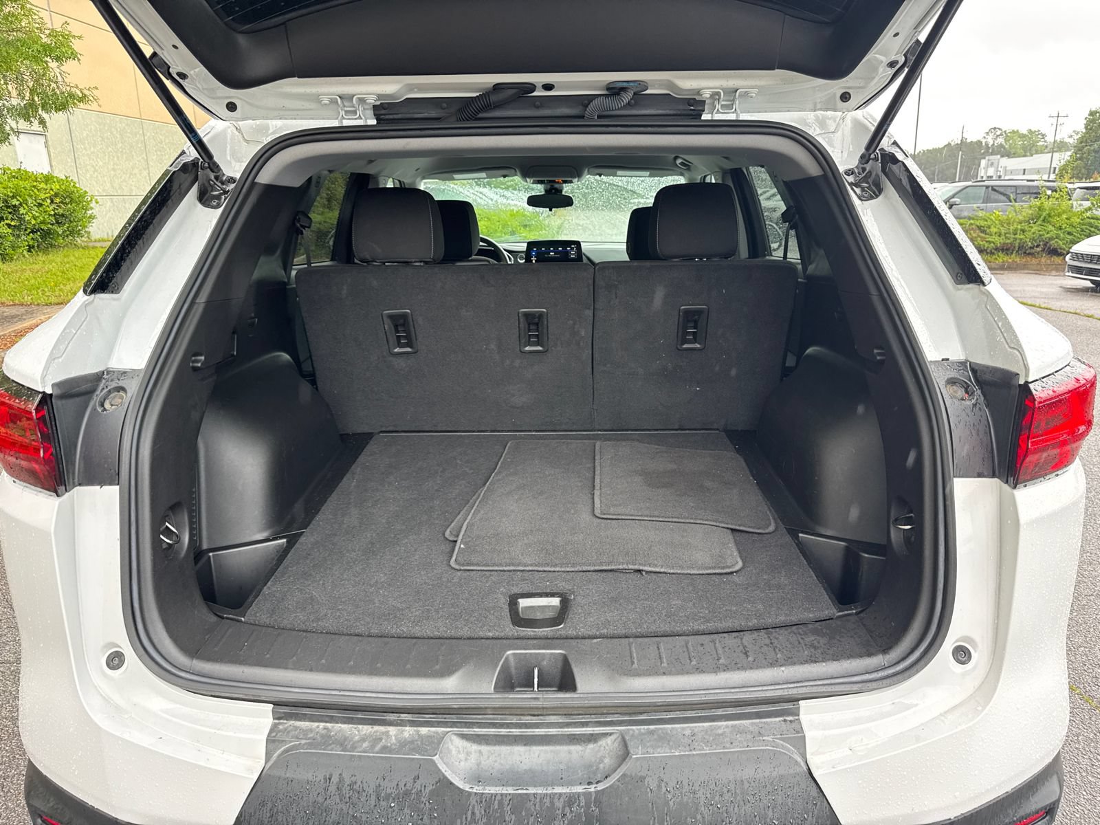 Used 2025 Chevrolet Blazer LT FWD image 18