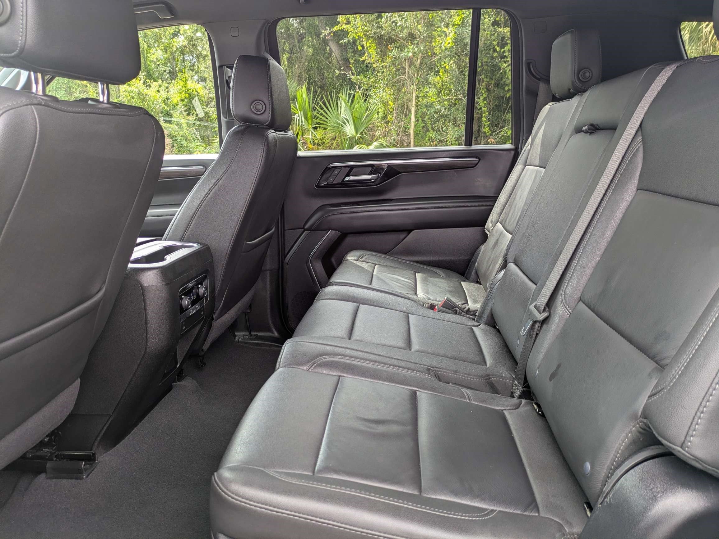 Used 2025 Chevrolet Suburban LT AWD/4WD image 14