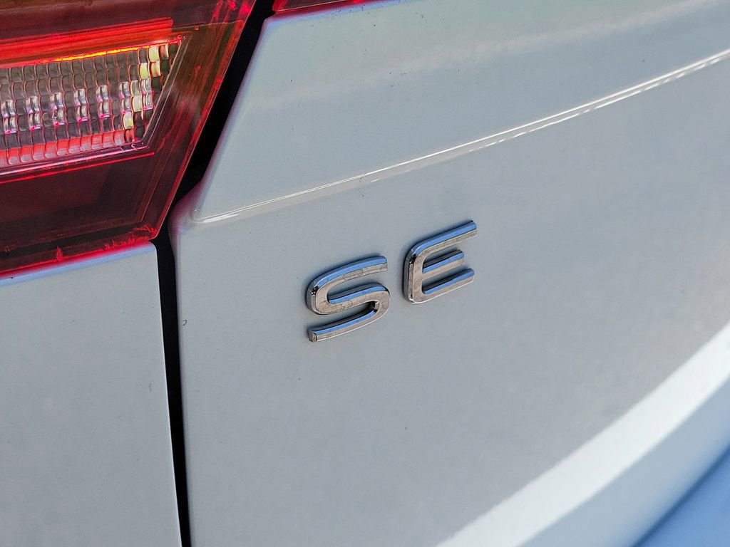 Used 2024 Volkswagen Tiguan SE R-Line FWD image 5